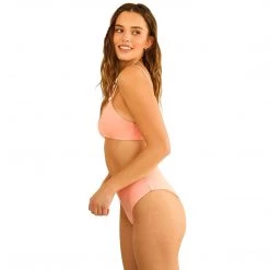 Dippin' Daisy's Sunset Bottom