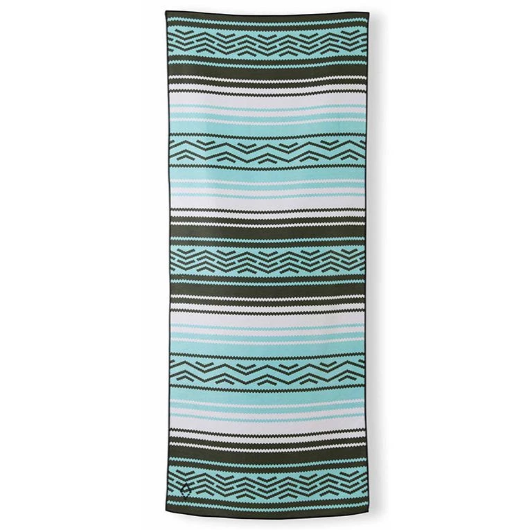 Nomadix Original Baja Aqua Towel Lifestyle 1 Nomadix Original Baja Aqua Towel Lifestyle